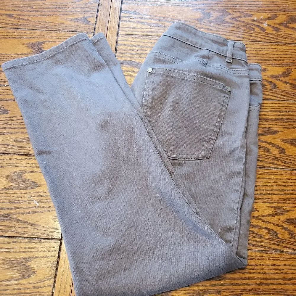 - Eileen Fisher grey jeans size Medium